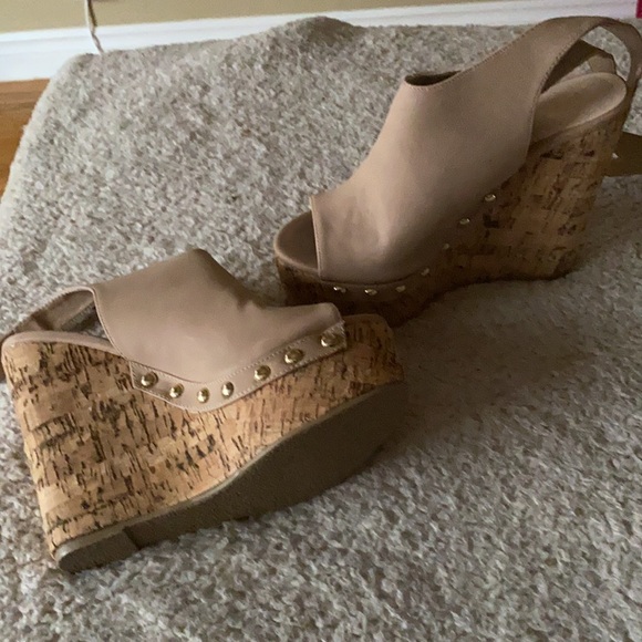 Never worn wedge sandals. Size 6.5 - Picture 3 of 3